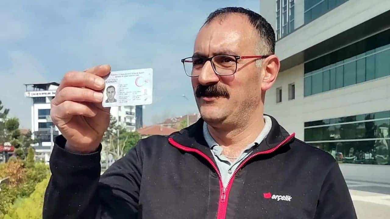 Adı ve Soyadından Dolayı Adliyeden Çıkamıyor