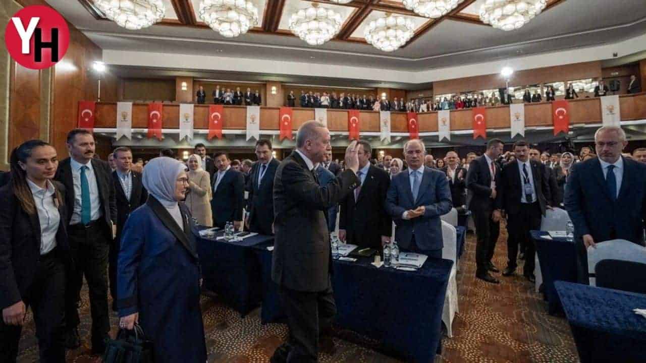 AK Parti Kızılcahamam Kampı’nda Gergin Anlar: Bakan ve Milletvekili Tartıştı