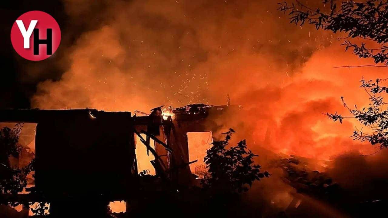 Alevlere teslim olan ev küle döndü