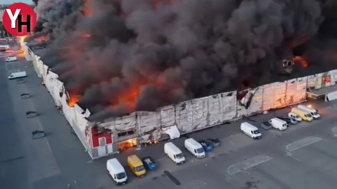 Alışveriş Merkezinde Binlerce Dükkan Kül Oldu