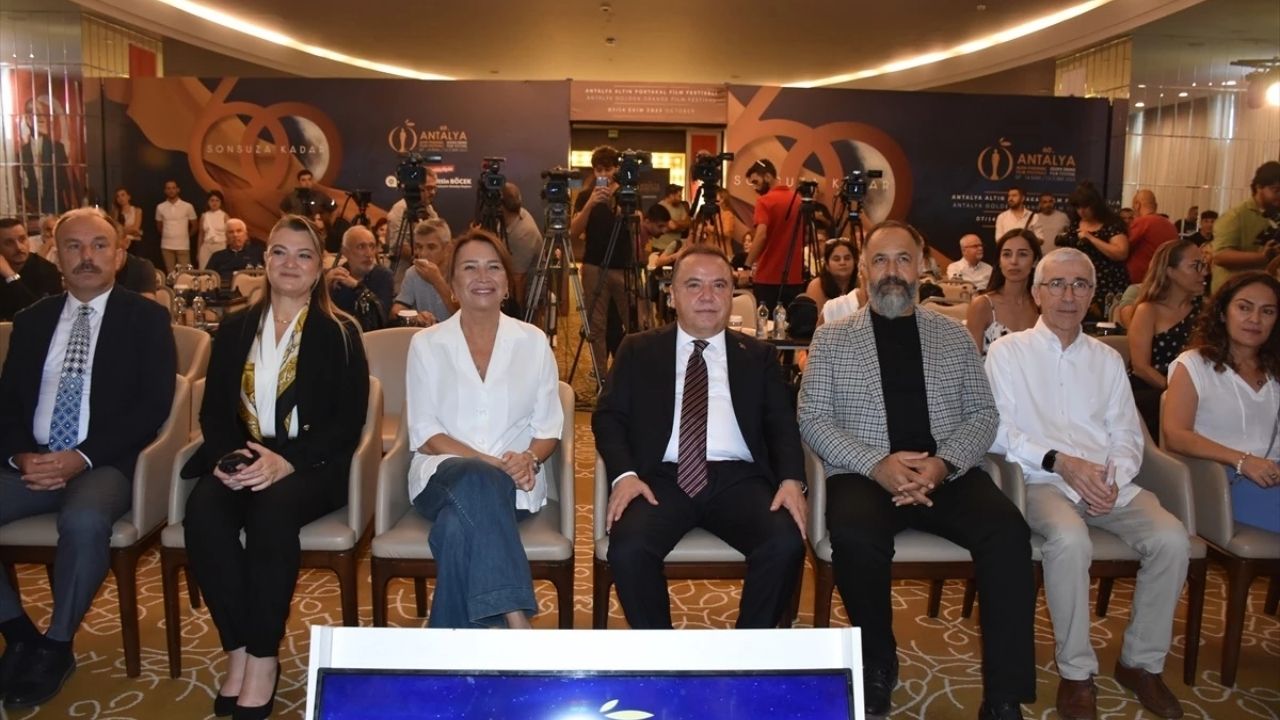 Altın Portakal’da Sanatın Zirvesi: Onur ve Yaşam Boyu Başarı Ödülleri Sahiplerini Buluyor!