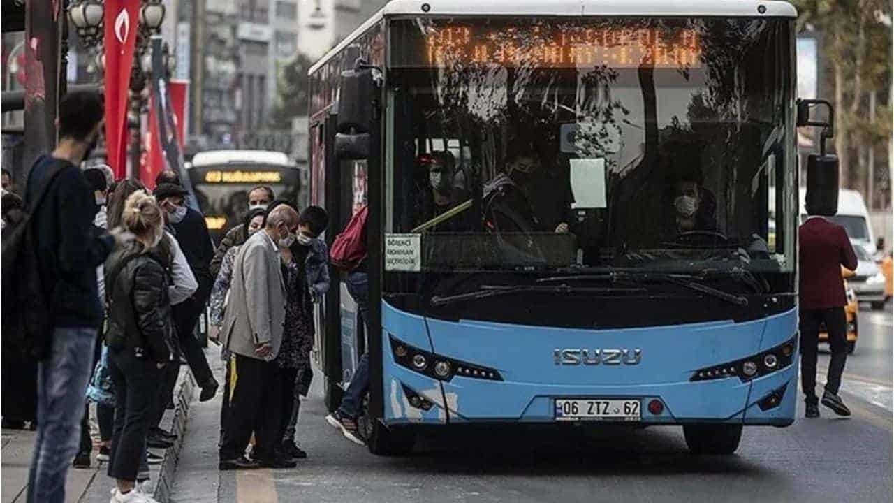 Ankara’da Ücretsiz Taşıma Tartışması: Mansur Yavaş’ın Çağrısıyla 9 Otobüs Parka Çekildi!