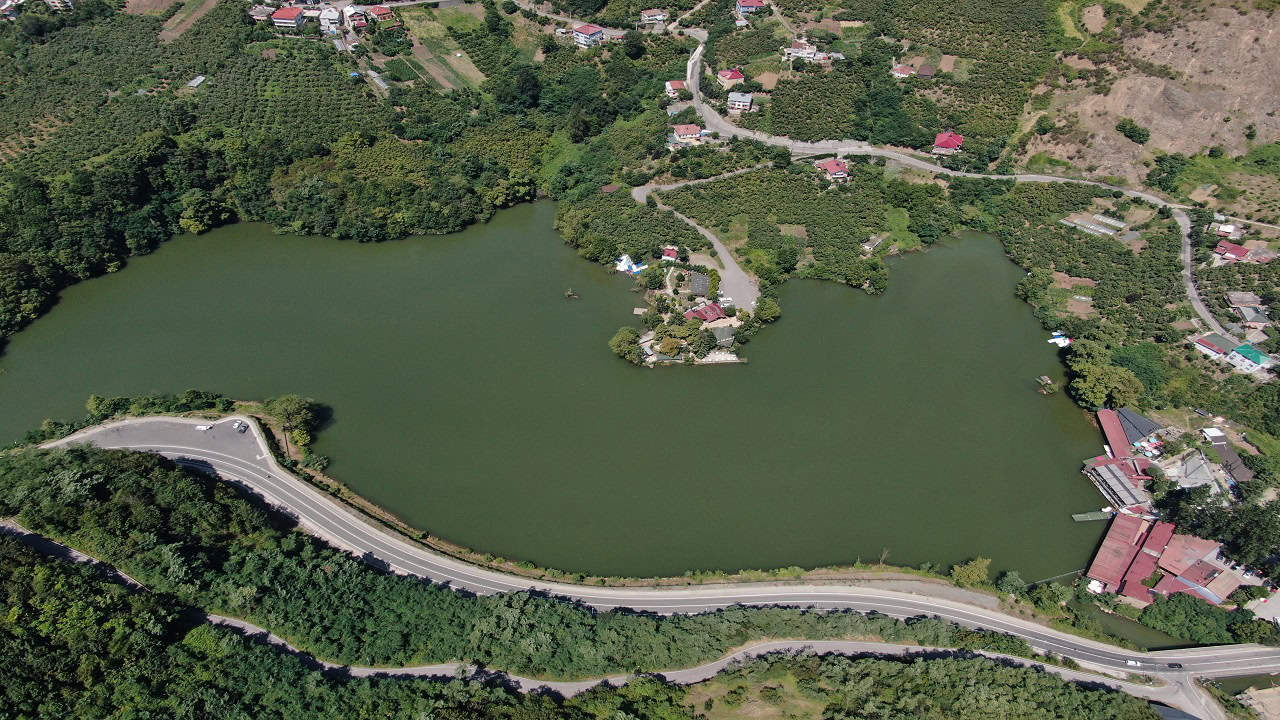 Sera Gölü’nde Arap turistlerin vazgeçilmezi deniz bisikletlerine yasak getirildi.