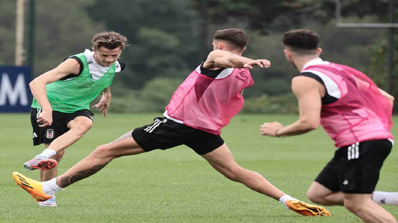 Alex Oxlade-Chamberlain, Beşiktaş Formasıyla İlk Antrenmanına Çıktı