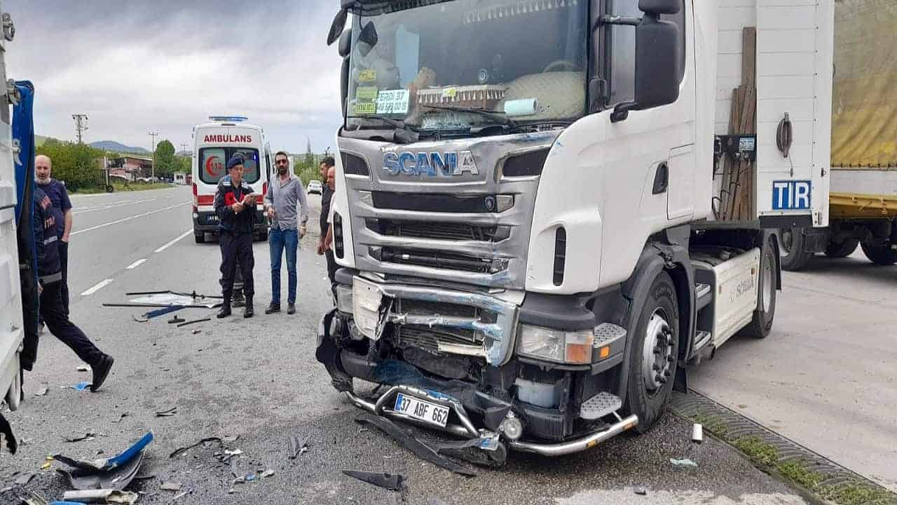 Malatya’da tır ile kamyonet çarpıştı: 1 yaralı