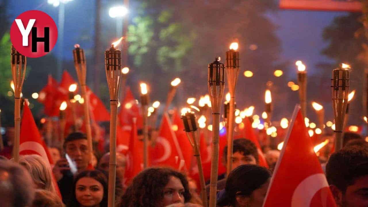 ayvalik-belediyesi-ataturk-turkiyesine-yakisir-cumhuriyet-bayrami-kutlamalarina-hazirlaniyor.jpg