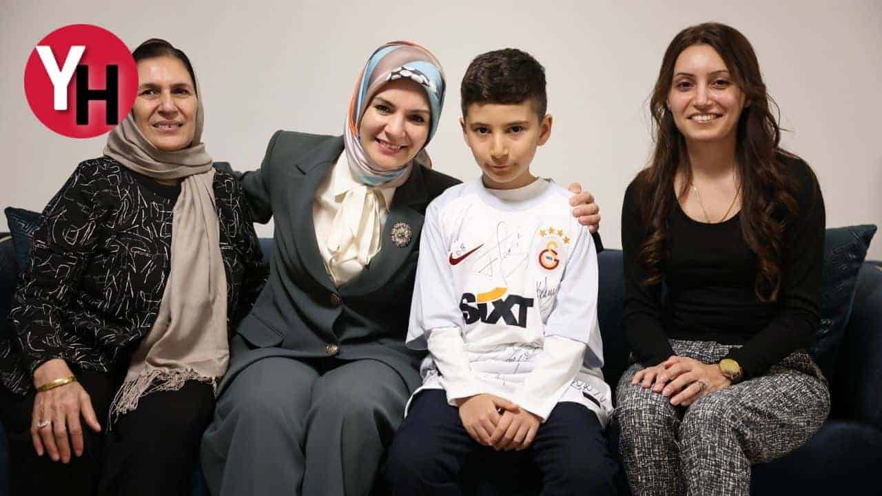 Bakan Göktaş, Şehit Askerin Oğluna Dokunaklı Doğum Günü Sürprizi Yaptı