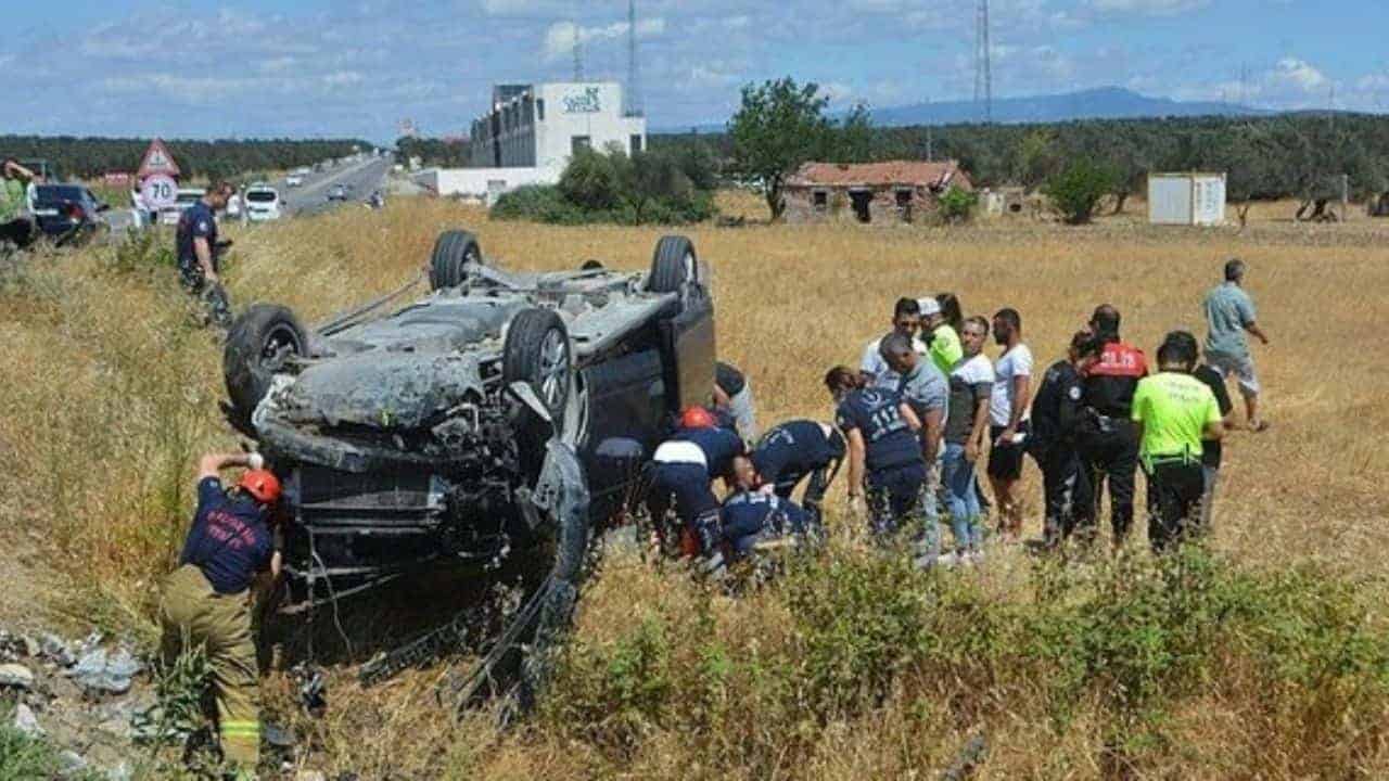Balıkesir’de Aynı Aileden 5 Kişinin Yaralandığı Trafik Kazası: Şarampole Devrilen Araç Faciası