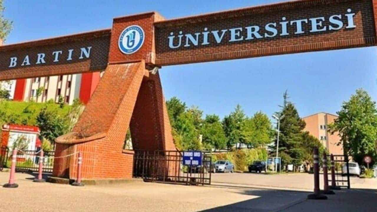 BARÜ, Dünya Üniversite Sıralamasında Araştırma Kalitesinde 563. Sıraya Yükselerek Büyük Başarı Kazandı!