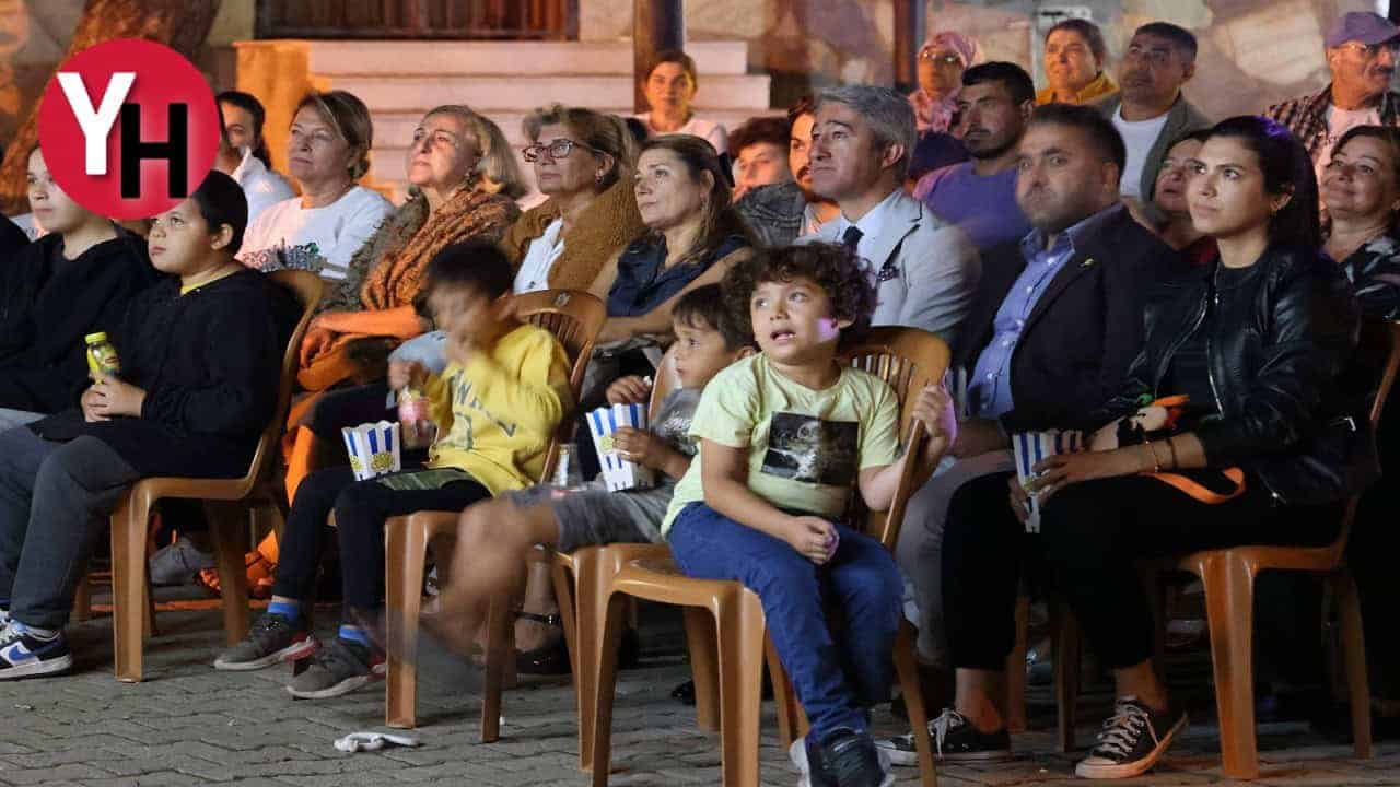 Başkan Oktay ‘Veda’ filmini vatandaşlarla birlikte izledi