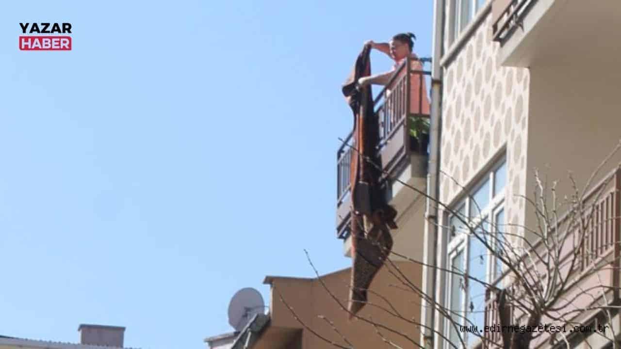 Evinin balkonundan halı silkeleyenlere emsal karar açıklandı işte cezası