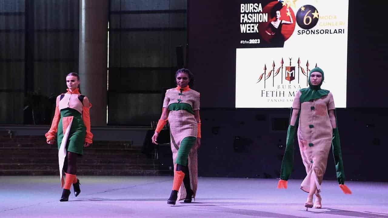 Bursa’nın Kumaşından Doğan Muhteşem Tasarımlar İşte Sergi!