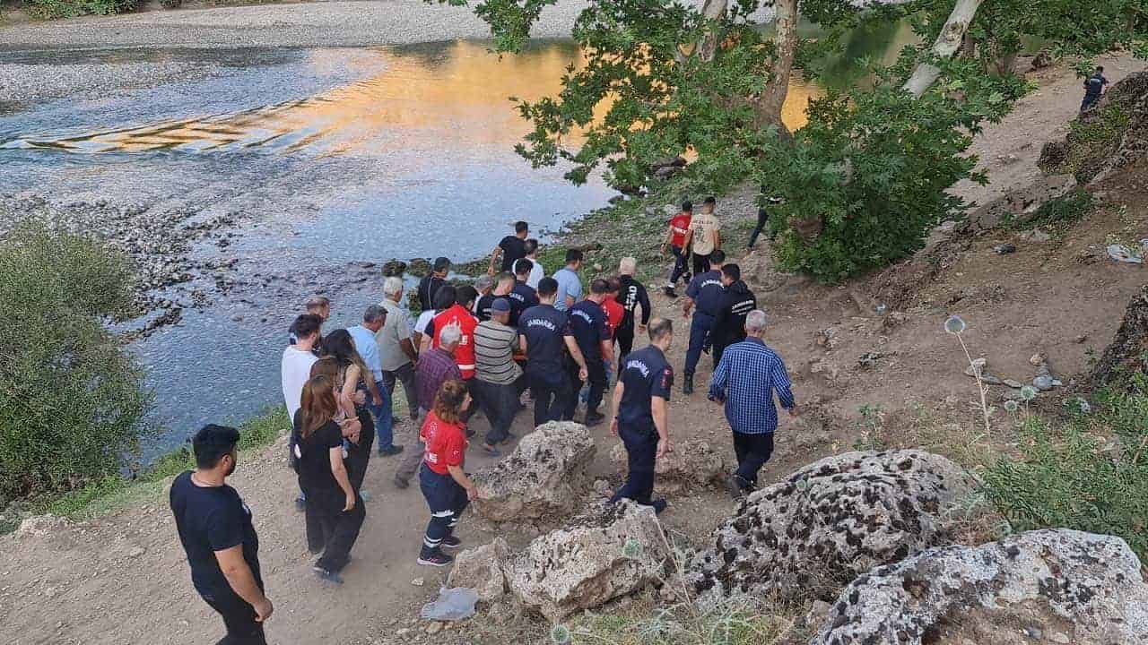 Diyarbakır’da Suda Serinlemek İçin Giren Gencin cansız bedenine ulaşıldı