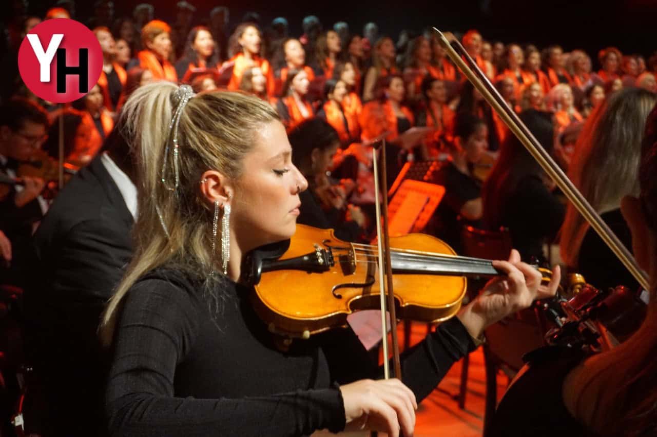 Edirne’de 100. yıla özel düzenlenen konserde Cumhuriyet coşkusu yaşandı