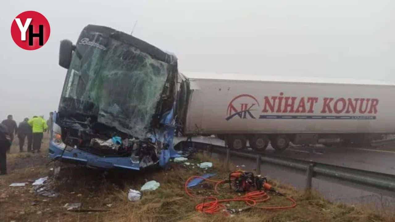 Yoğun Sis Feci Kazaya Neden Oldu