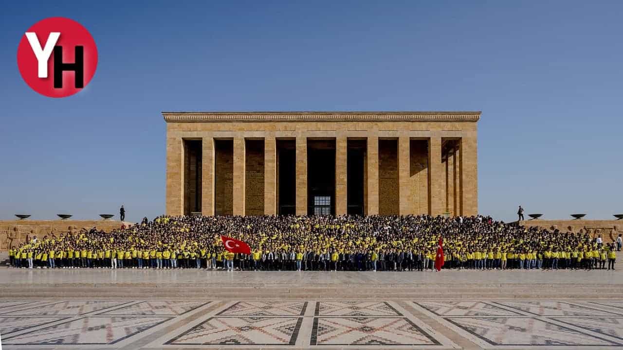 Fenerbahçe Taraftarlarından Anıtkabir Ziyareti