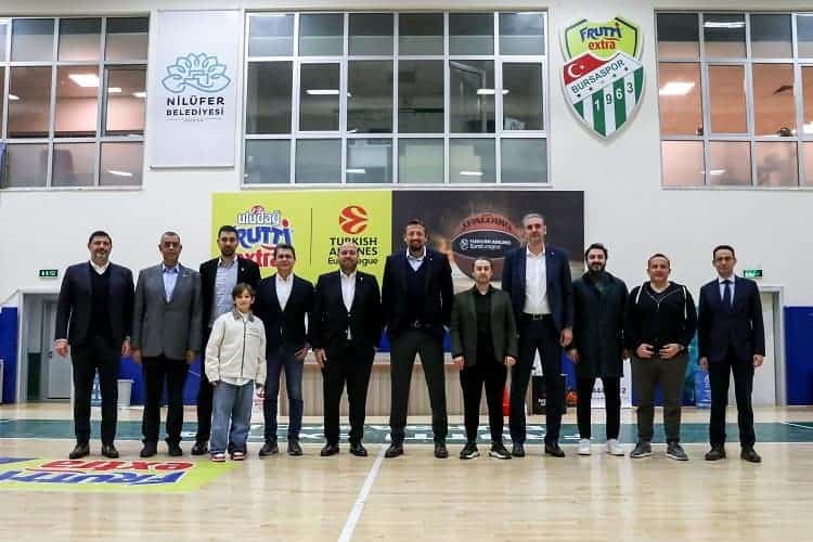 Hidayet Türkoğlu’ndan Frutti Extra Bursaspor’u ziyaret etti