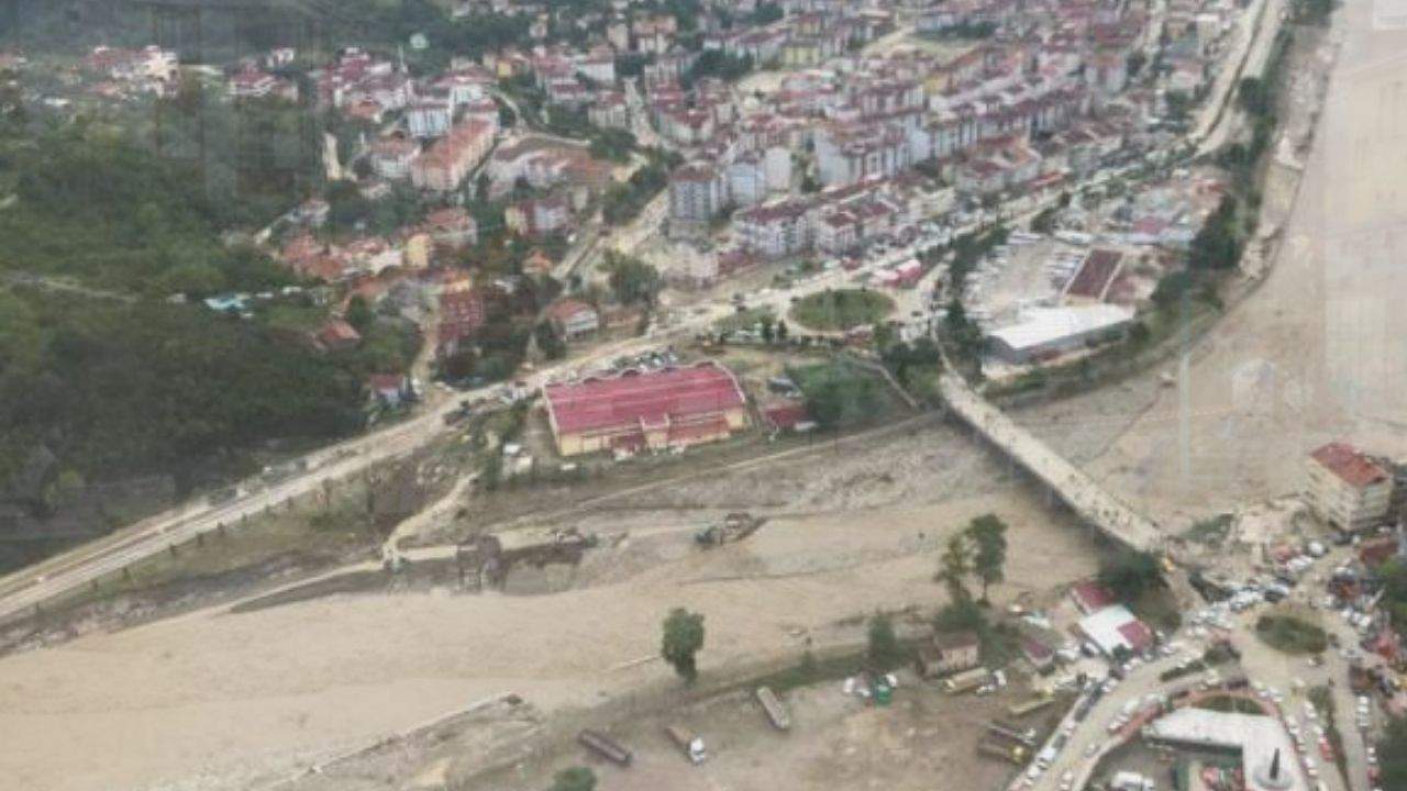 Karadeniz Sel Felaketi: Derelerin Taşması, Yolların Göle Dönmesi ve Evlerin Sular Altında Kalması