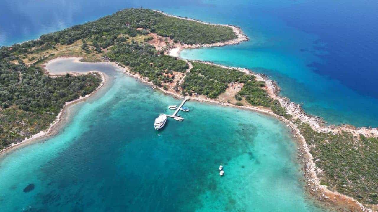“Kleopatra Plajı” Havlu Ve Sermek Terlikle Girmek Yasak!