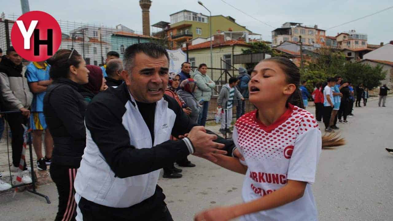 Koşuda Birinci Olan Öğrenci Bayıldı, Gözyaşları Sel Oldu