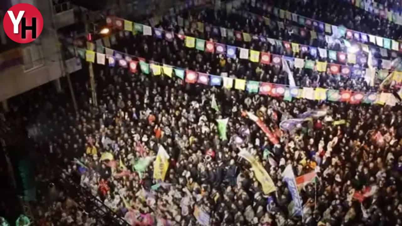 Mersin Akdeniz’de DEM Parti Açılışında ‘APO’ya Özgürlük’ Sloganları Atıldı