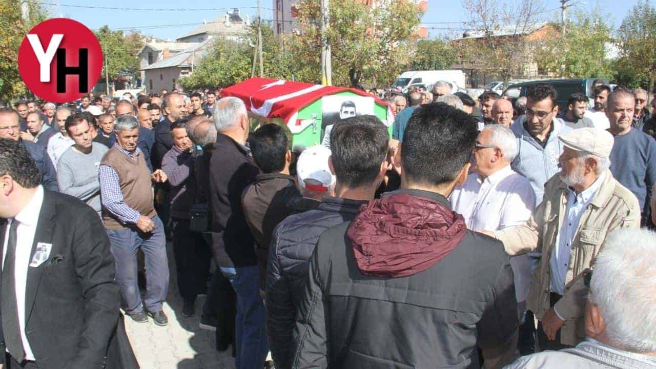 İş-Kur Müdürü Trafik Kazasında Kaybedildi, Son Yolculuğuna Uğurlandı