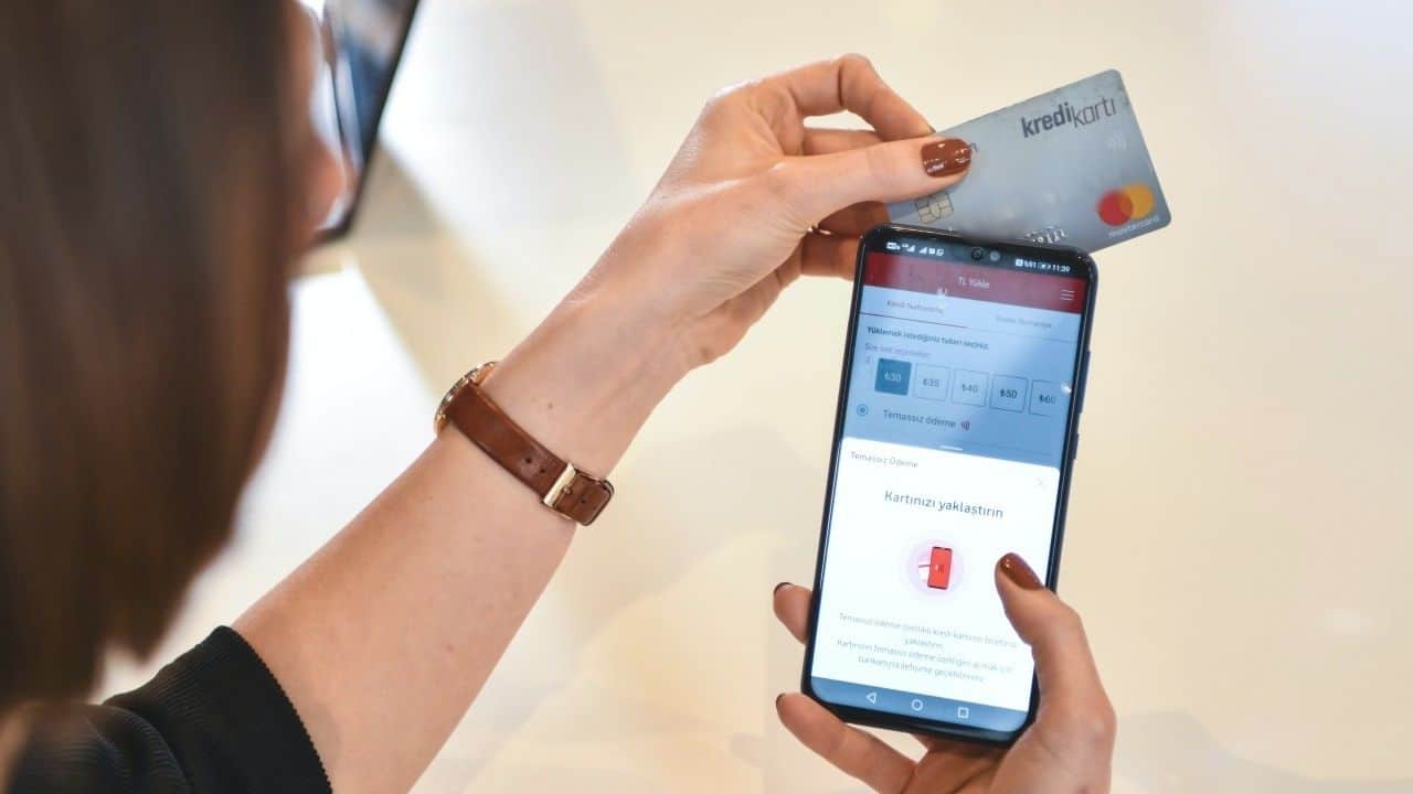 Kablosuz Yakın Alan İletişimi: Hızlı ve Güvenli NFC Ödemeleriyle Alışveriş Kolaylığı