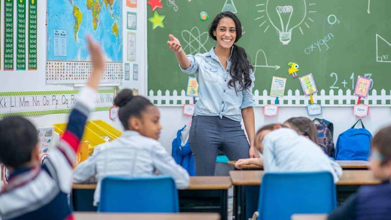 Öğretmen Önlüğü ve Eğitim Tedbirleri Hakkında Açıklamalar