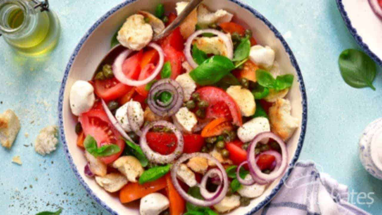 Lezzetli ve Sağlıklı Salata Çeşitleri: Sofranıza Renk Katın!