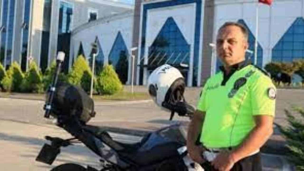 Samsun Trafik Polisi’nin İkna Edici Yaklaşımı Sosyal Medyayı Salladı: “İnsanları İkna Edebilirsek Kural İhlallerini Azal