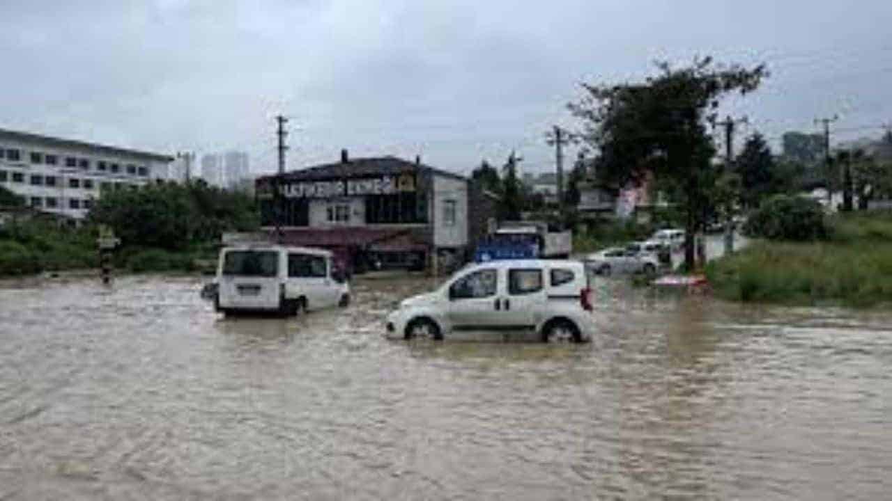 Samsun’da Şiddetli Yağışlar Sel Felaketine Yol Açtı