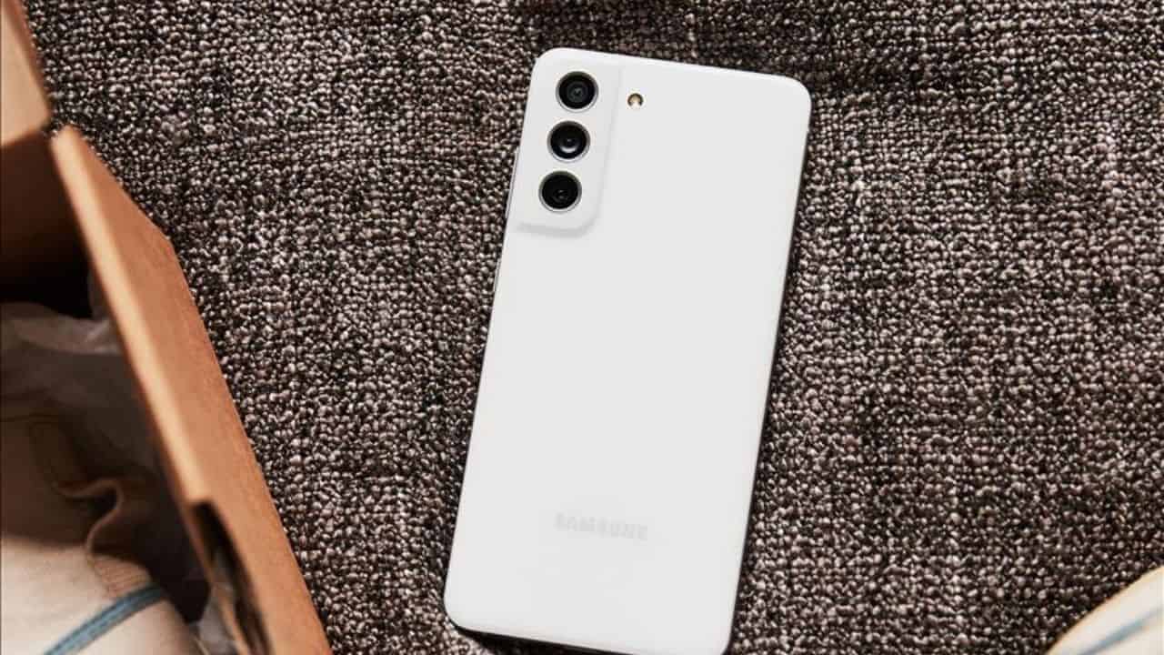 Samsung Galaxy S21: Güçlü Performans, İleri Düzey Kamera ve Şık Tasarım