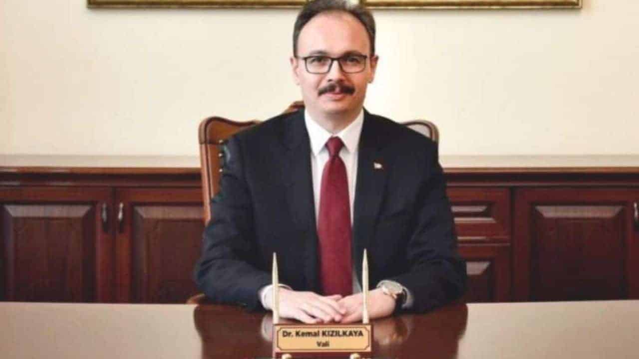 Üstün Başarılarıyla Adından Söz Ettiren Kemal Kızılkaya: Bir Bürokratın Yolculuğu