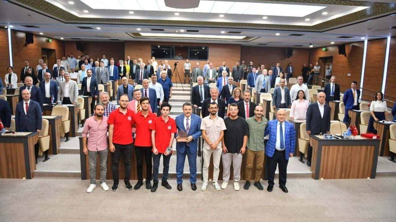 Trabzon Belediye Başkanı: İşçi ve Teknoloji Müjdesi