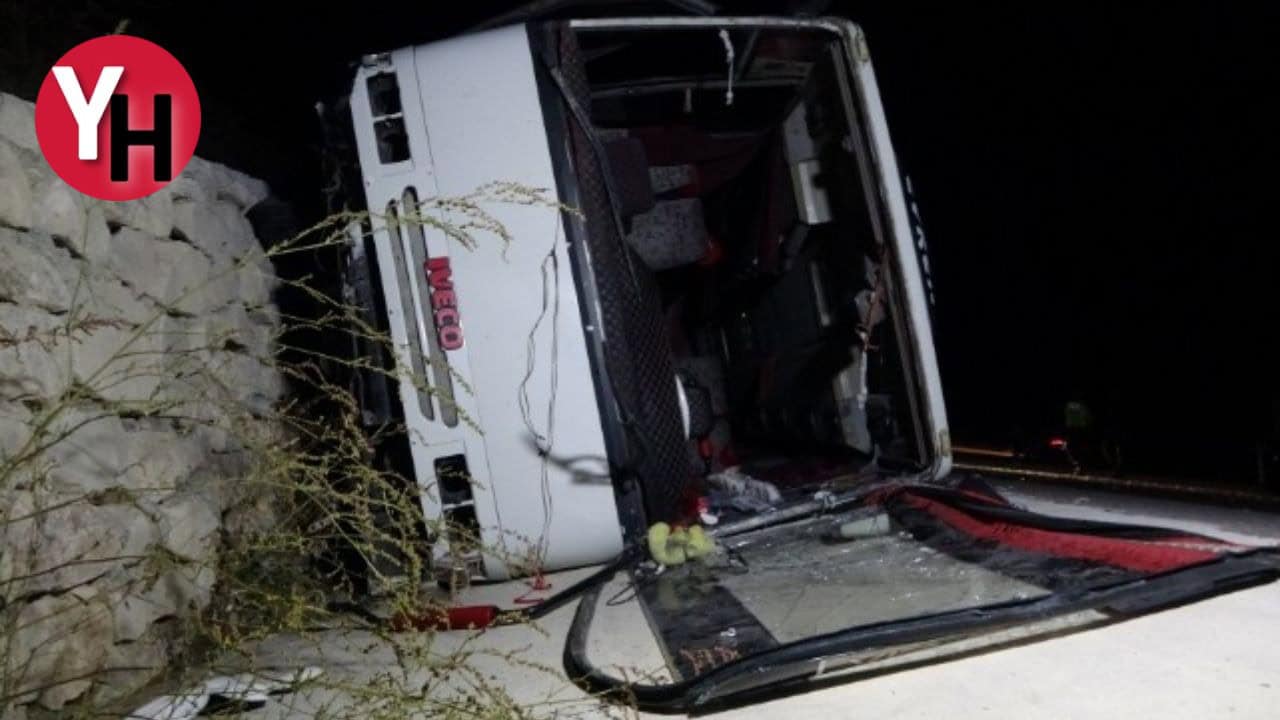 Uşak’ta İki İşçi Servisinin Çarpıştığı Kazada 28 Kişi Yaralandı