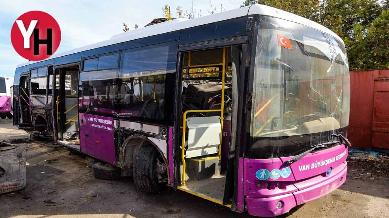 Van Büyükşehir Belediyesi, Hasarlı 15 Otobüsü Onarıp Yeniden Hizmete Sundu