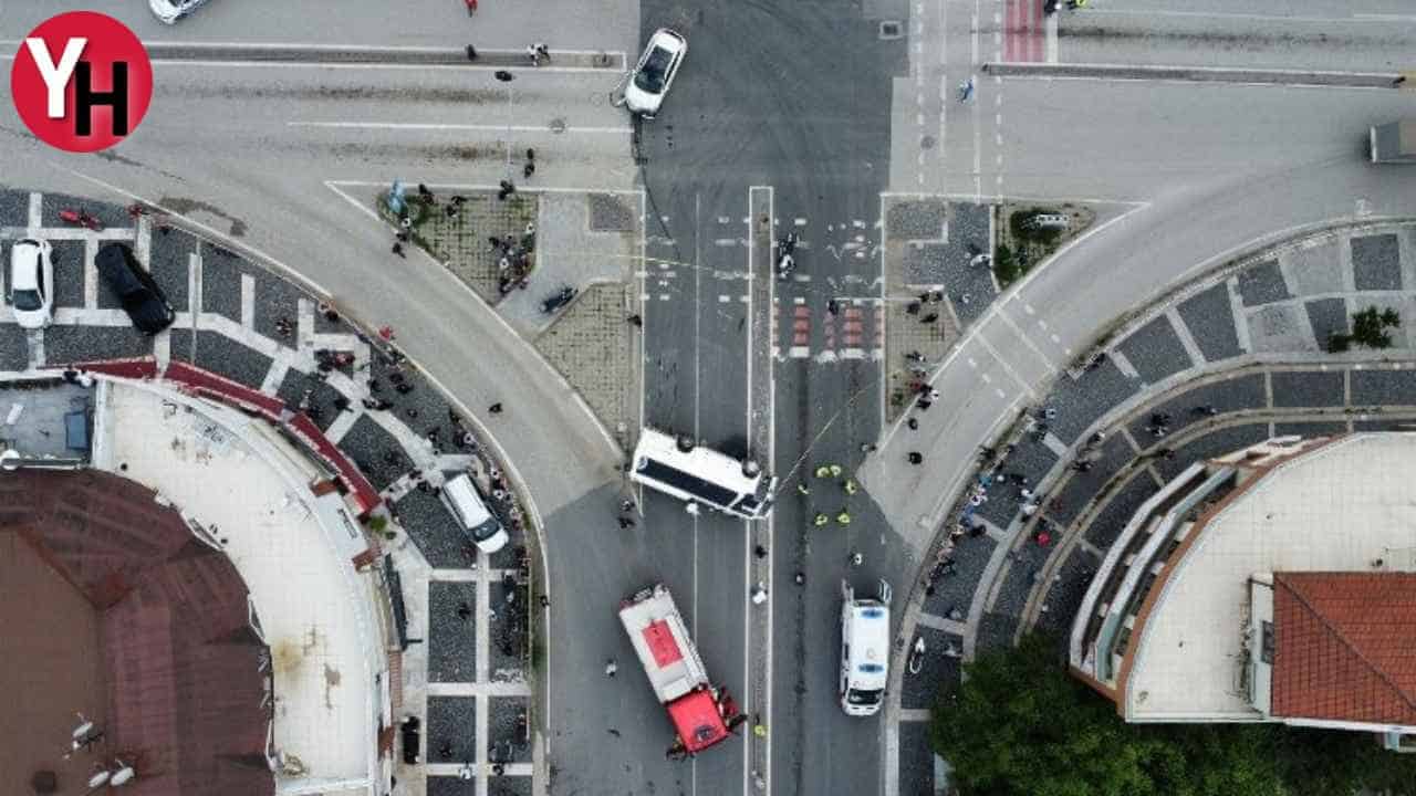 Yolcu Otobüsü Kaza Yaptı Çok Sayıda Yaralı Var