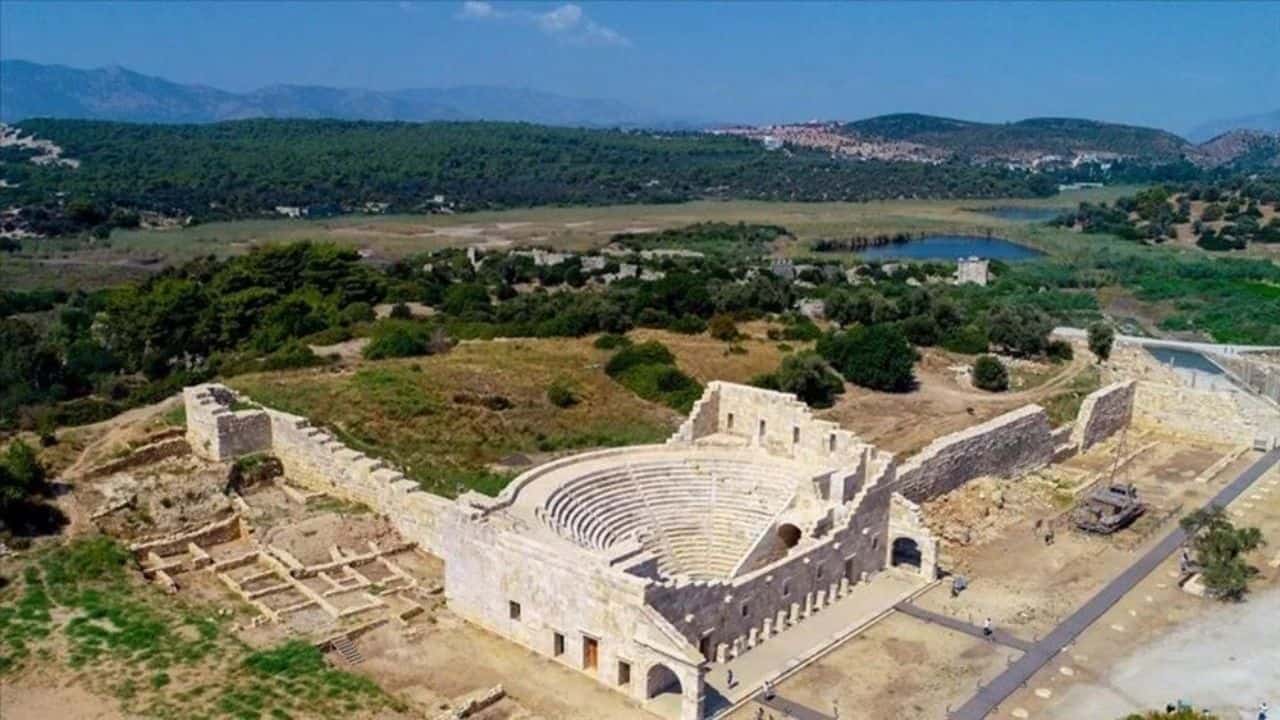 Akdeniz Bölgesi’nin Tarihi Kale ve Antik Kentleri: Zaman Yolculuğu