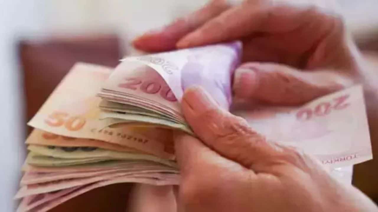 2025 Ocak Ayında Emekli Maaş Zammı Ne Kadar Olacak? En Düşük Emekli Maaşı 15 Bin TL Olur Mu?