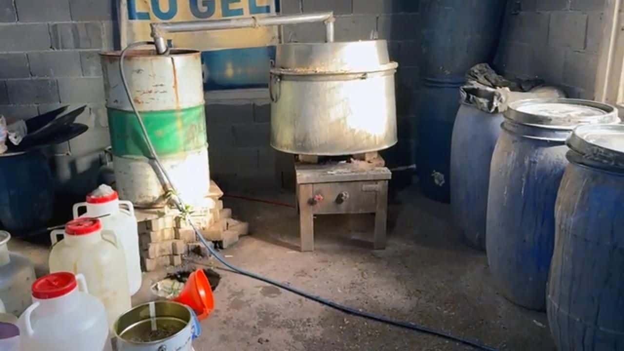 Adana'da 1050 Litre Sahte İçki Ele Geçirildi Yılbaşında İçmek İçin Saklıyordum Dedi