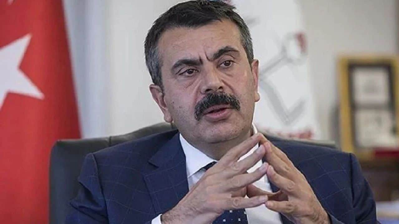 Bakan Tekin’in Öğretmen Alım Mülakatına İlişkin Sözleri: Adil Bir Değerlendirme Mi Gerçekleşti?