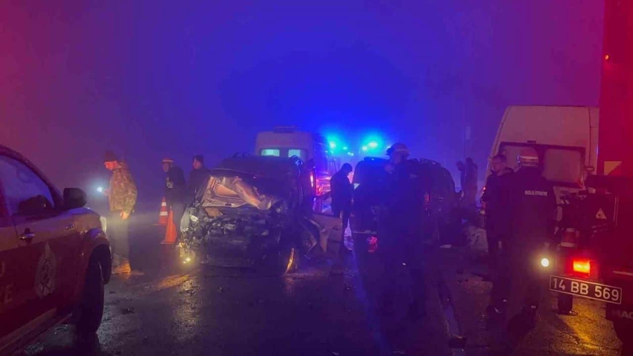 Bolu Dağı’ndaki Zincirleme Trafik Kazasında 6 Kişi Yaralandı: Kazanın Sebepleri Neler?