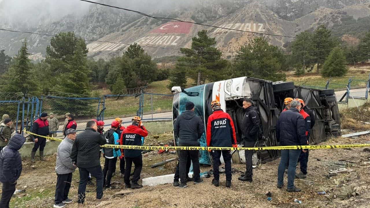 Isparta’daki Kazada Hayatını Kaybeden Yolcunun ve Yaralanan 26 Kişinin Kimlikleri Ne Oldu?