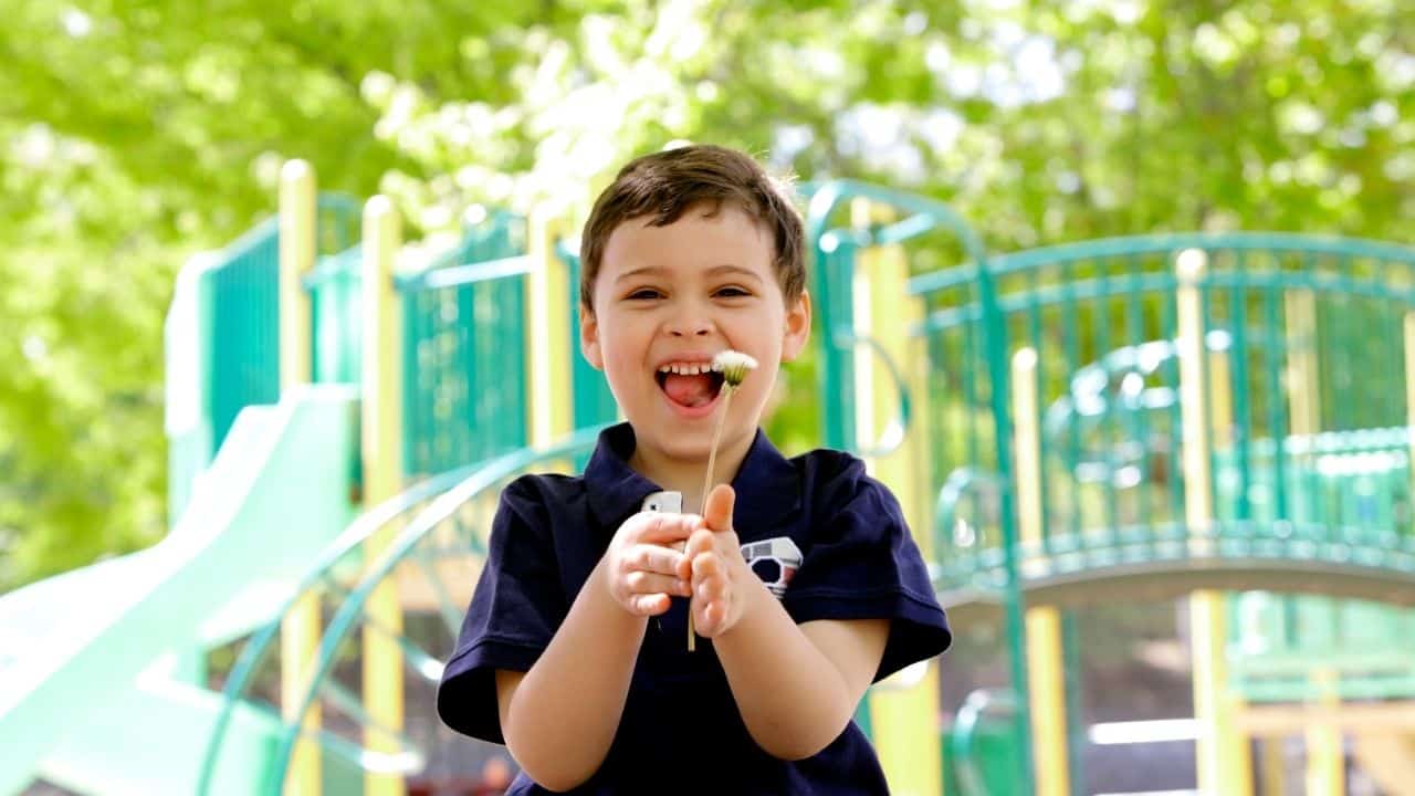 Otizm Nedir? Belirtileri ve Tedavi Yöntemleri Nelerdir?
