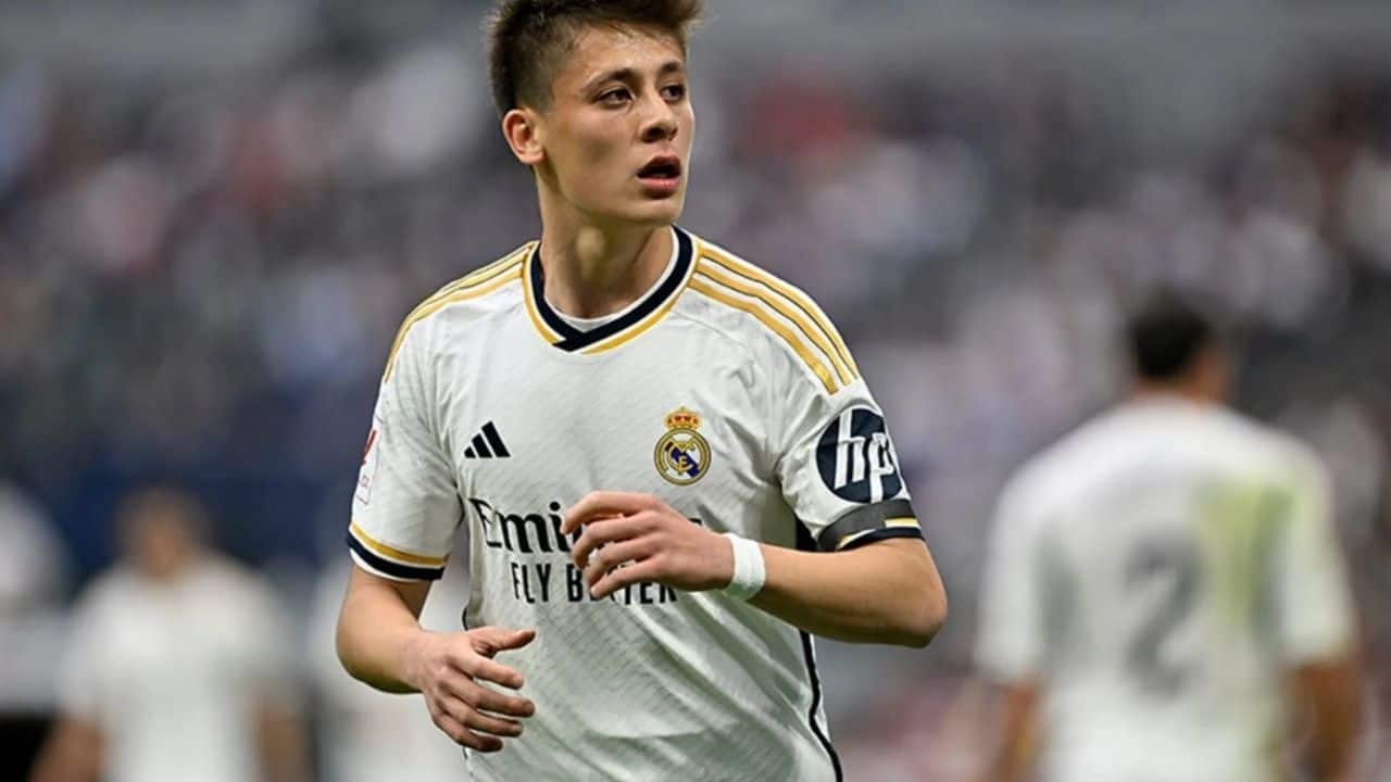 Real Madrid, Atalanta’yı 3-2 Yenerek Şampiyonlar Ligi’nde Önemli Bir Galibiyet Aldı – Arda Güler Şans Buldu