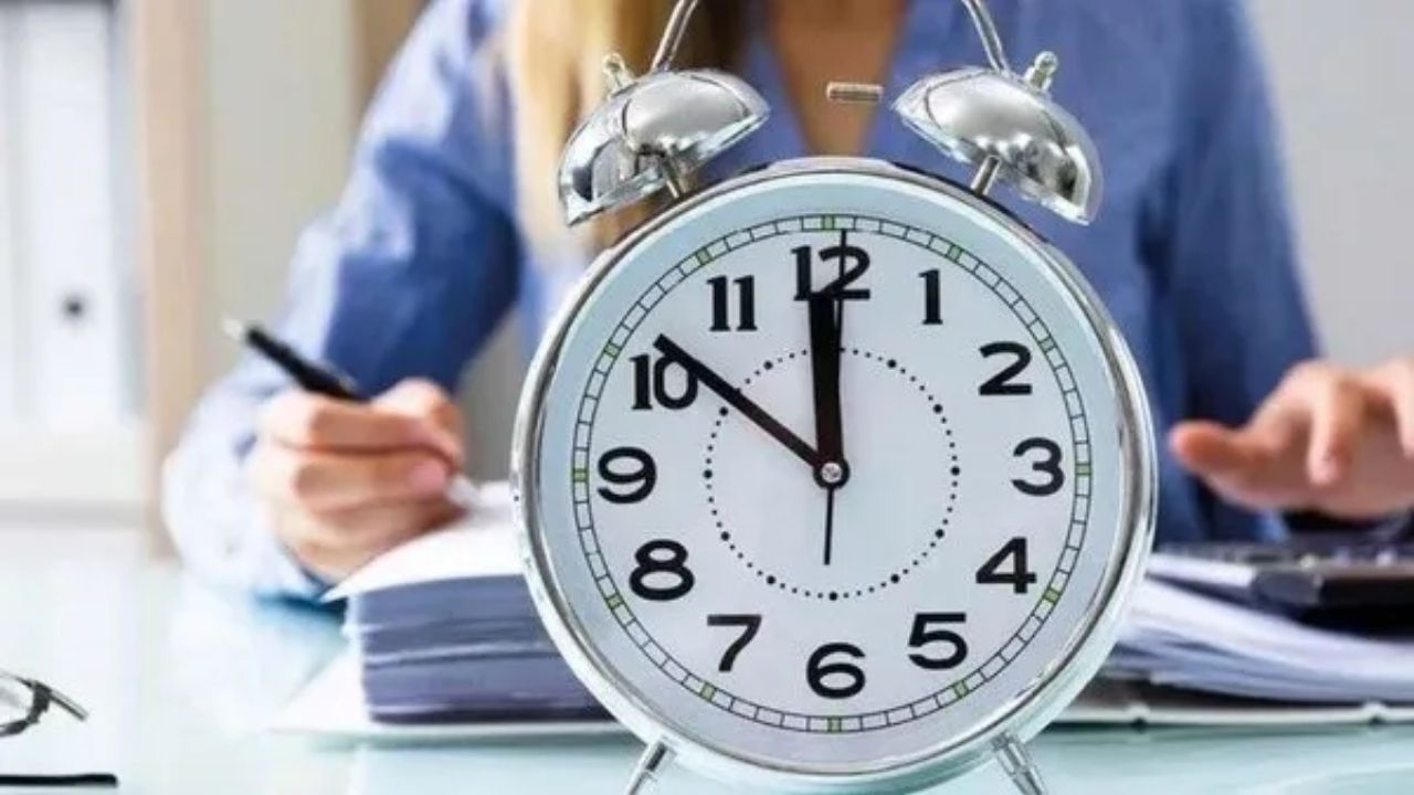 2025 esnek Çalışma modeli mesai saatleri kısalacak mı ve hangi sektörler etkilenecek