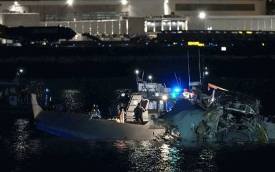 ABD’de Askeri Helikopter ile Uçak Çarpışarak Düştü: Kuleyle Pilotların Son Konuşması Ortaya Çıktı