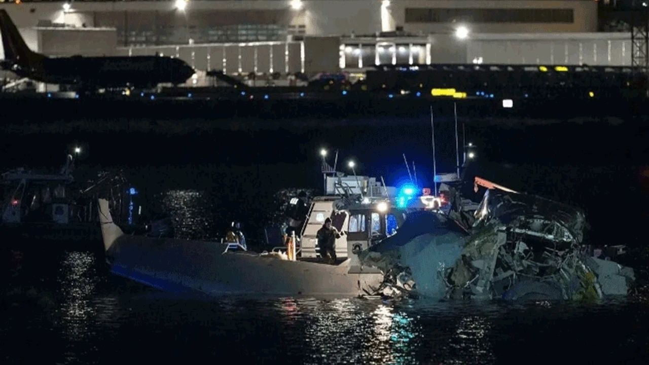 abd'de askeri helikopter ile uçak Çarpışarak düştü kuleyle pilotların son konuşması ortaya Çıktı