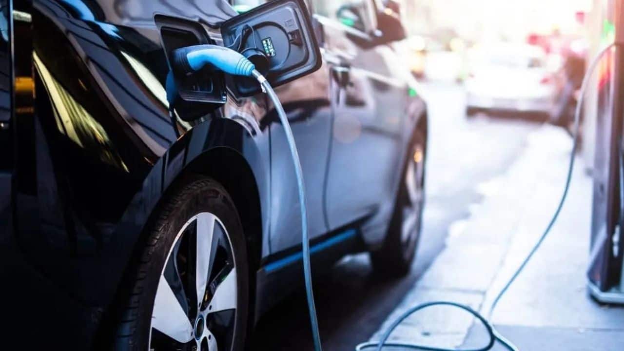 Elektrikli ve Haricen Şarj Edilebilir Hibrit Araçlar İçin Yeni Tebliğ Yayınlandı