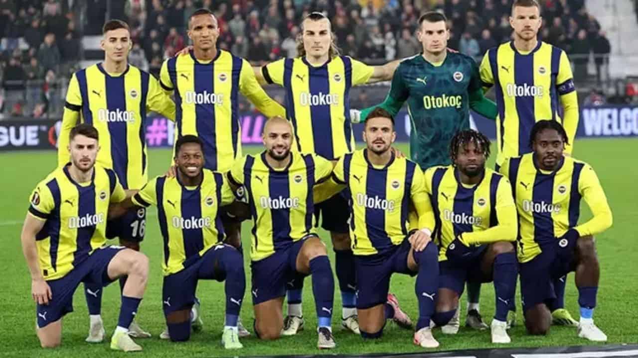 Fenerbahçe’nin Adana Demirspor Maçı İçin Kamp Kadrosu Açıklandı: 5 Eksik ile Yola Çıkılıyor